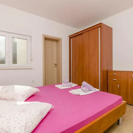 Ivo Apartamento Vrboska
