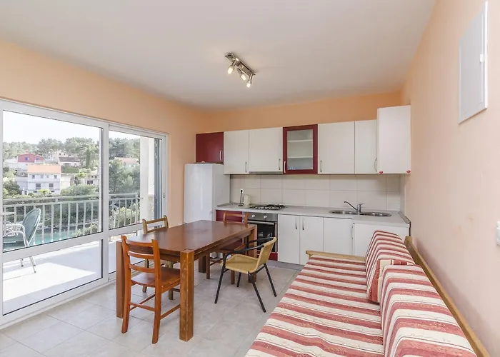 Ivo Apartamento Vrboska