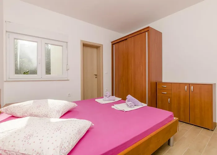 Ivo Apartamento Vrboska
